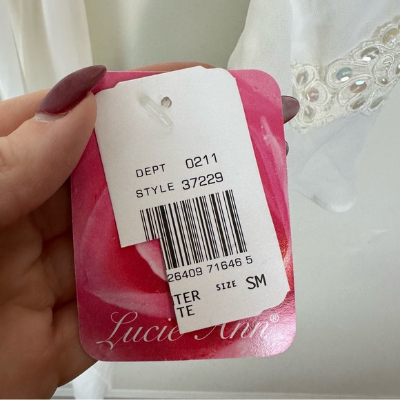 NWT Lucie Ann Vintage Bridal Robe - Picture 11 of 12
